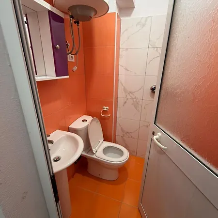 Apartman Perball Leon Shëngjin