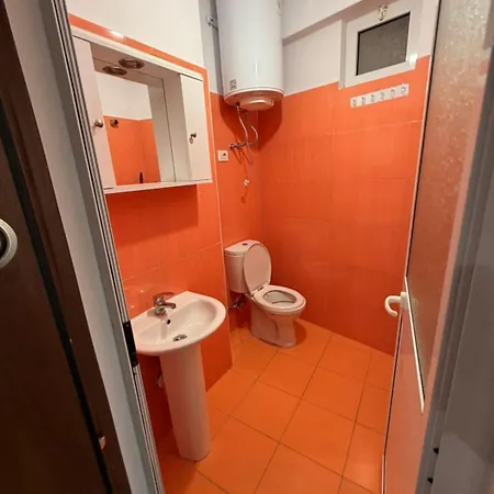 Apartman Perball Leon Shëngjin