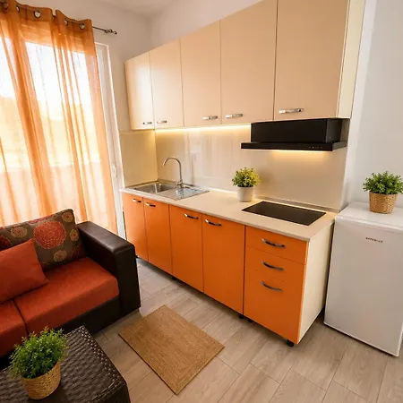 Apartman Perball Leon Shëngjin